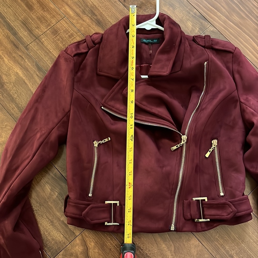 Wine red color cropped jacket - Picture 5 of 7